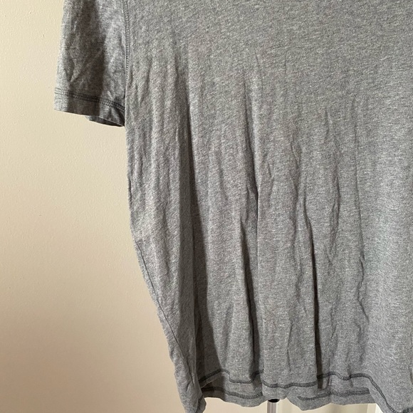 Abercrombie and Fitch V Neck Tee - Picture 4 of 8